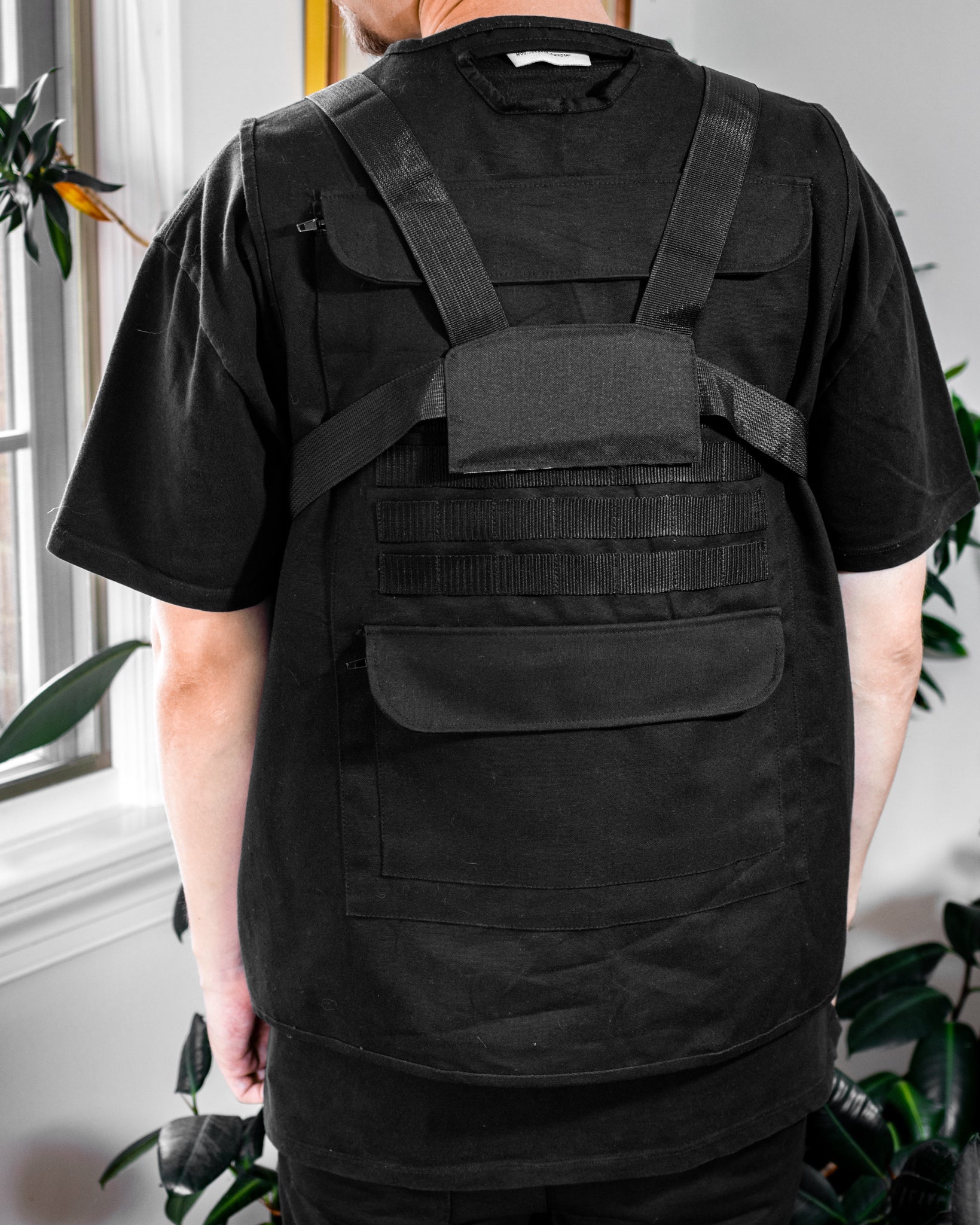 Tag Chest Bag : Black